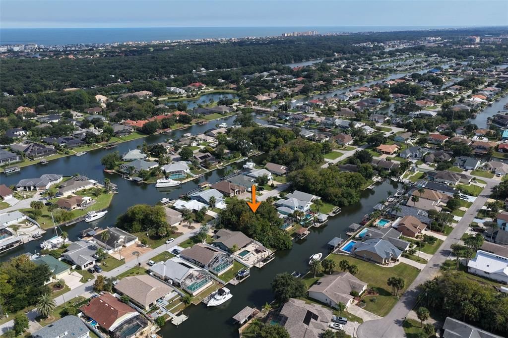 На продажу: $199,000 (0.17 acres)
