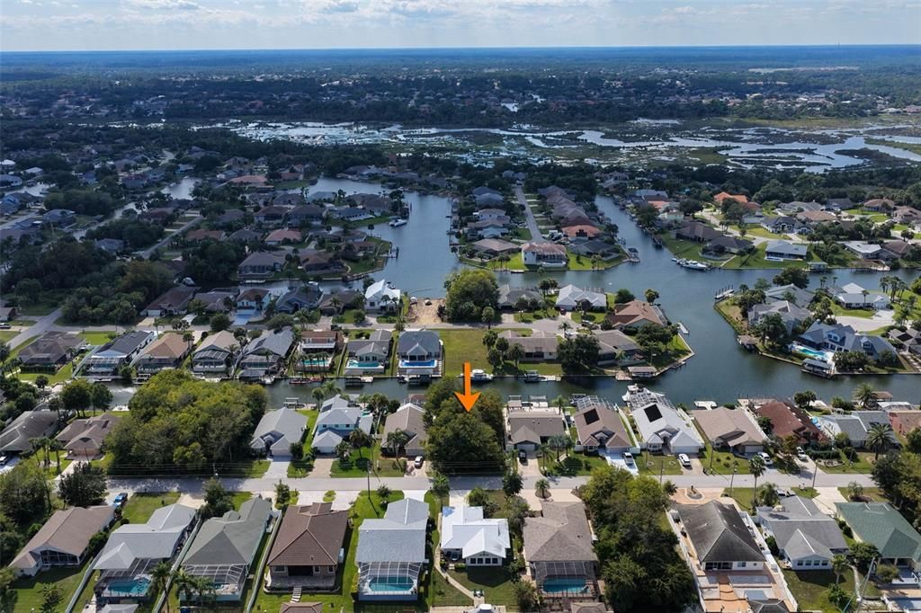 На продажу: $199,000 (0.17 acres)