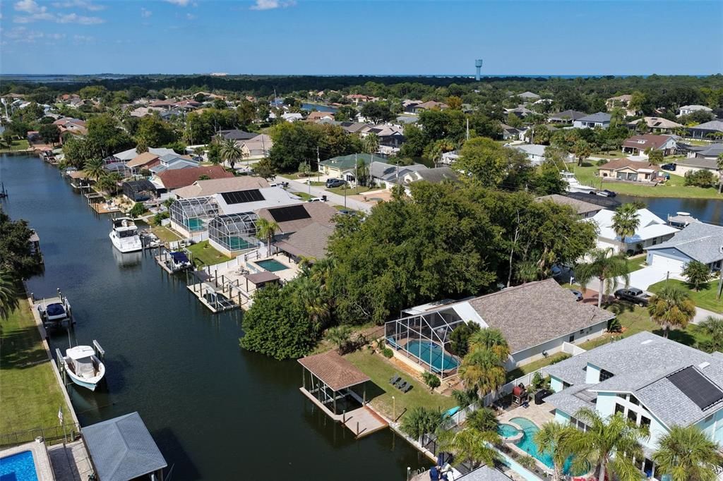 На продажу: $199,000 (0.17 acres)