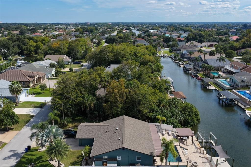 На продажу: $199,000 (0.17 acres)