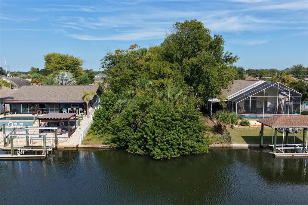 На продажу: $199,000 (0.17 acres)