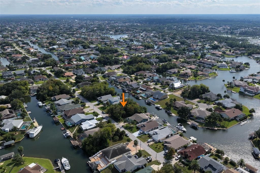 На продажу: $199,000 (0.17 acres)