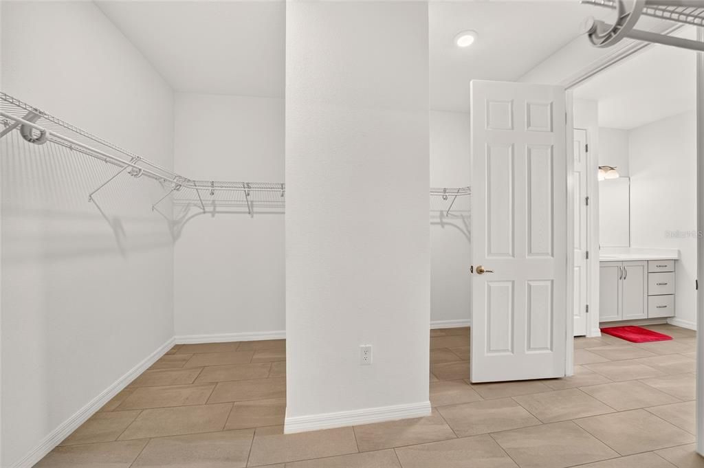 For Sale: $389,500 (2 beds, 2 baths, 2104 Square Feet)