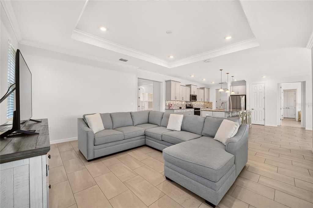 For Sale: $389,500 (2 beds, 2 baths, 2104 Square Feet)