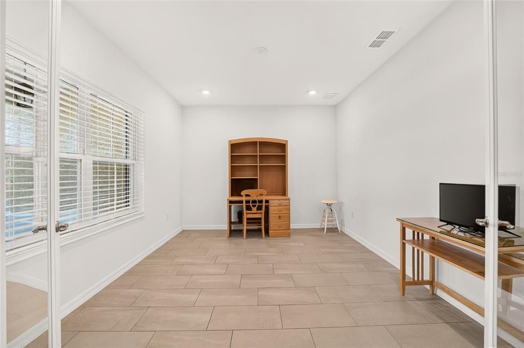 For Sale: $389,500 (2 beds, 2 baths, 2104 Square Feet)