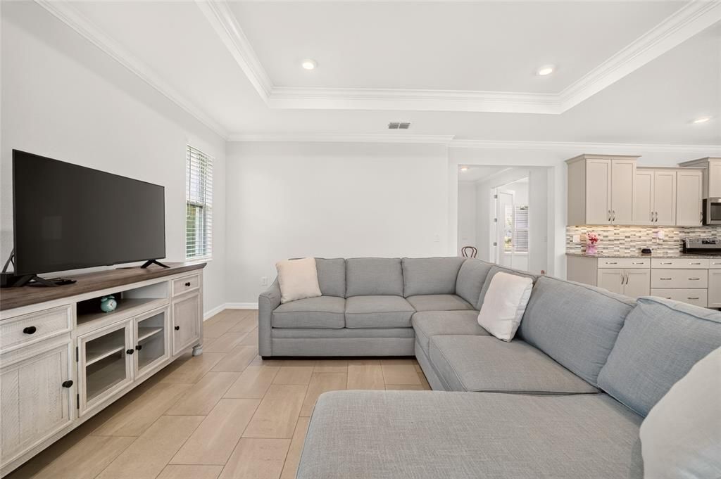 For Sale: $389,500 (2 beds, 2 baths, 2104 Square Feet)