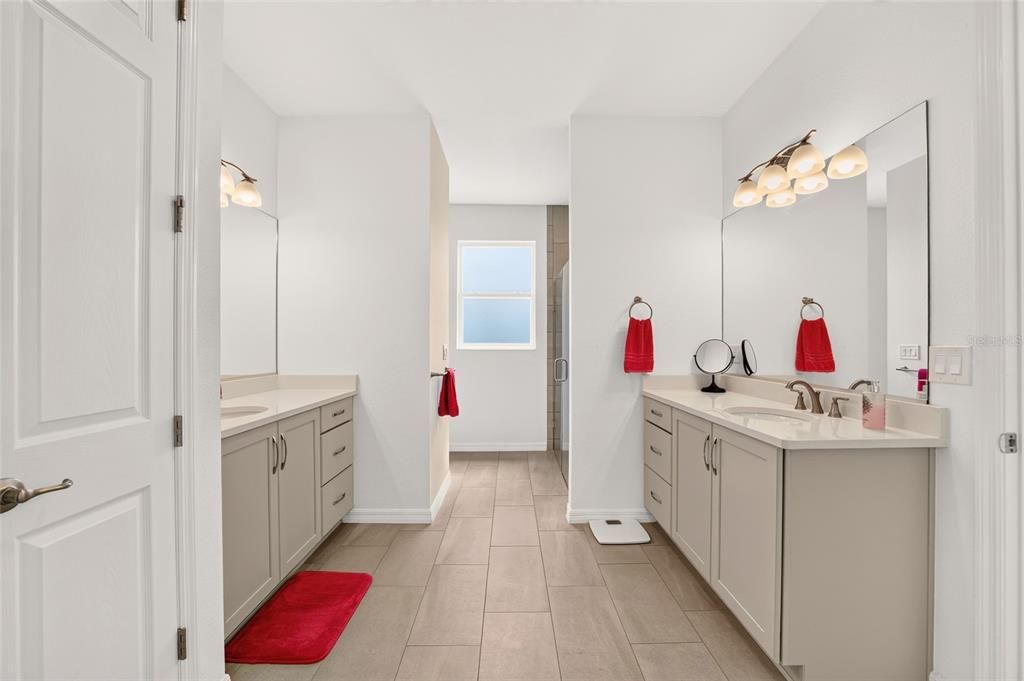 For Sale: $389,500 (2 beds, 2 baths, 2104 Square Feet)