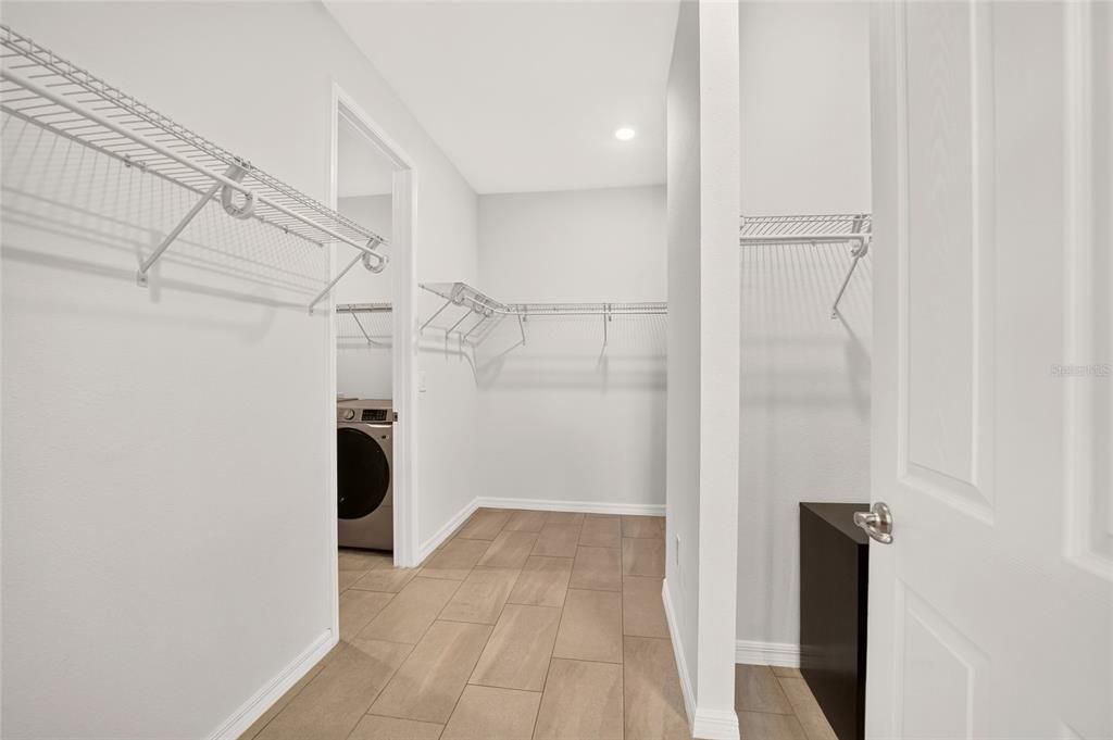 For Sale: $389,500 (2 beds, 2 baths, 2104 Square Feet)