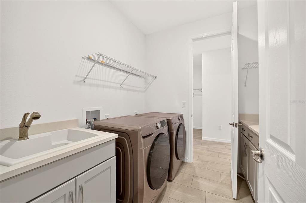 For Sale: $389,500 (2 beds, 2 baths, 2104 Square Feet)