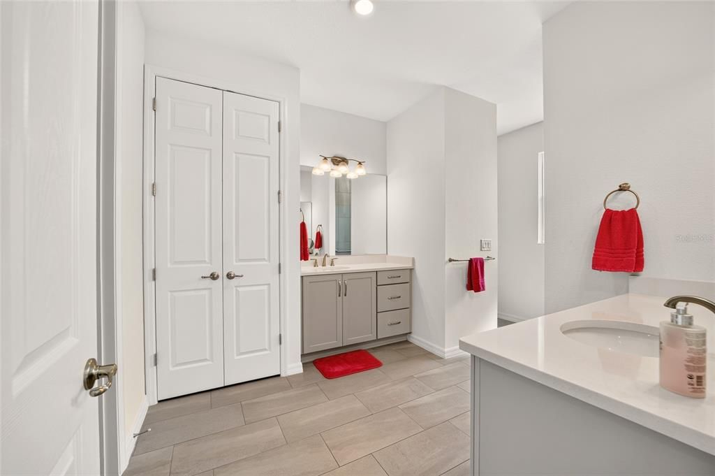For Sale: $389,500 (2 beds, 2 baths, 2104 Square Feet)