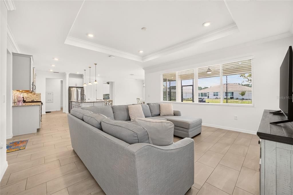 For Sale: $389,500 (2 beds, 2 baths, 2104 Square Feet)