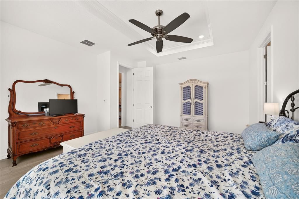 For Sale: $389,500 (2 beds, 2 baths, 2104 Square Feet)