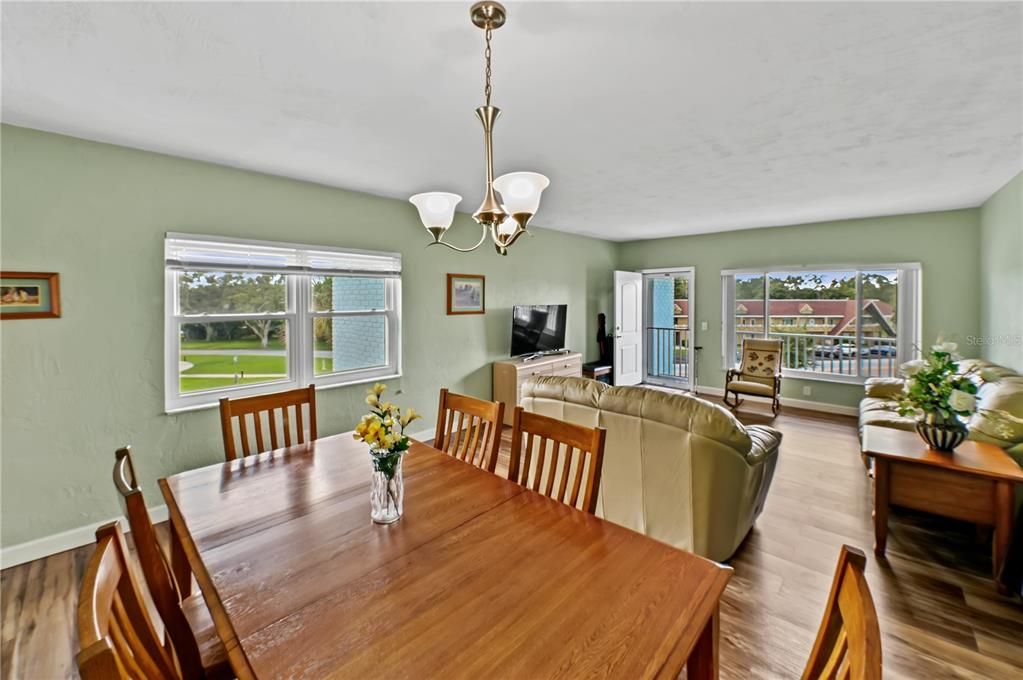 For Sale: $200,000 (2 beds, 2 baths, 1400 Square Feet)