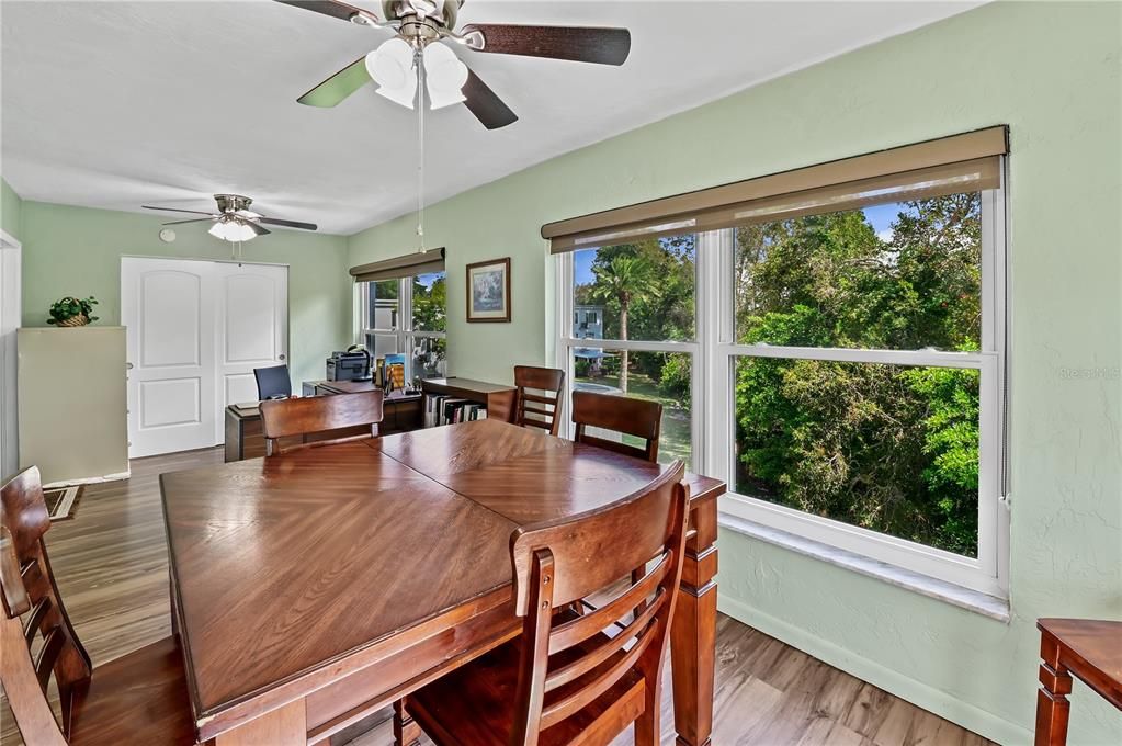 For Sale: $200,000 (2 beds, 2 baths, 1400 Square Feet)