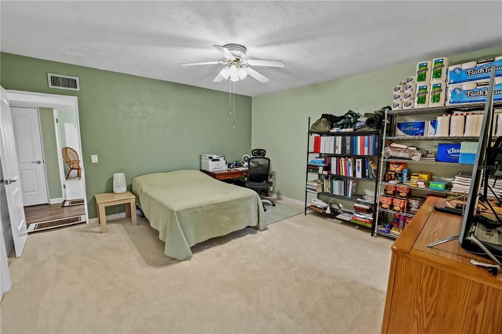For Sale: $200,000 (2 beds, 2 baths, 1400 Square Feet)