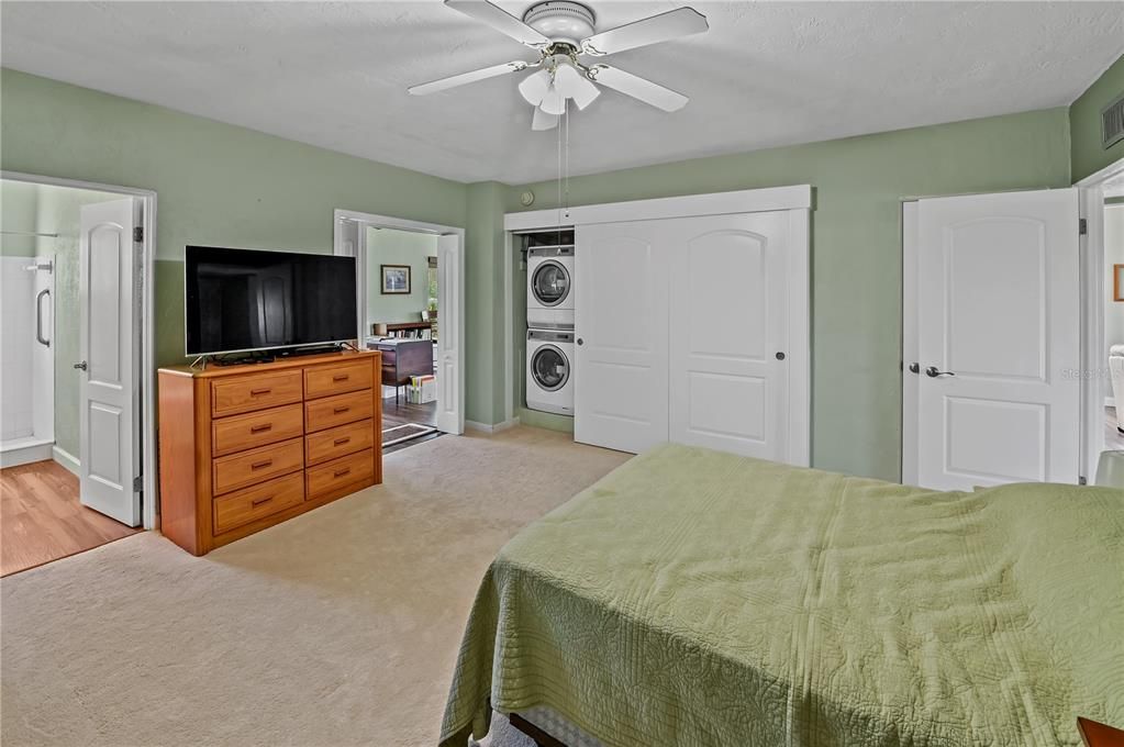 For Sale: $200,000 (2 beds, 2 baths, 1400 Square Feet)