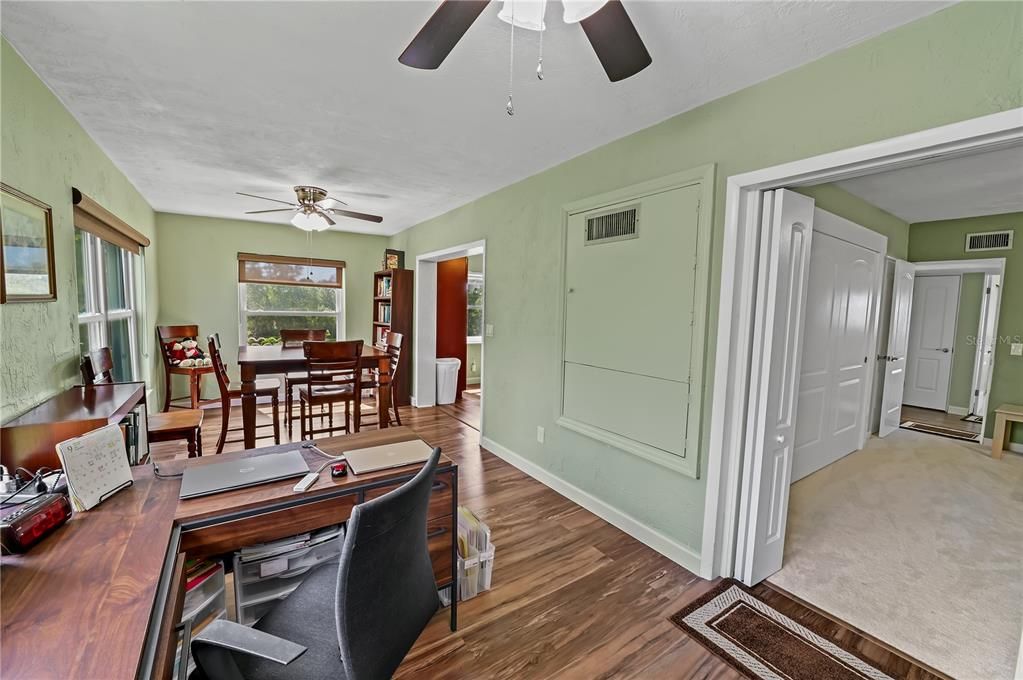 For Sale: $200,000 (2 beds, 2 baths, 1400 Square Feet)