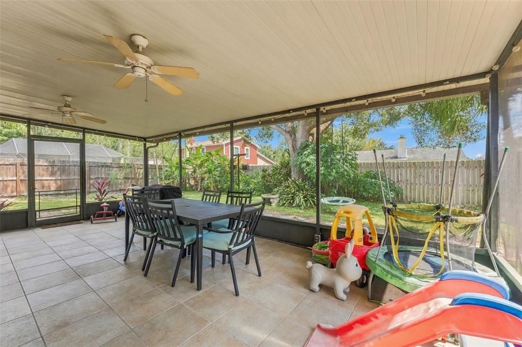 На продажу: $475,000 (4 спален, 2 ванн, 1853 Квадратных фут)
