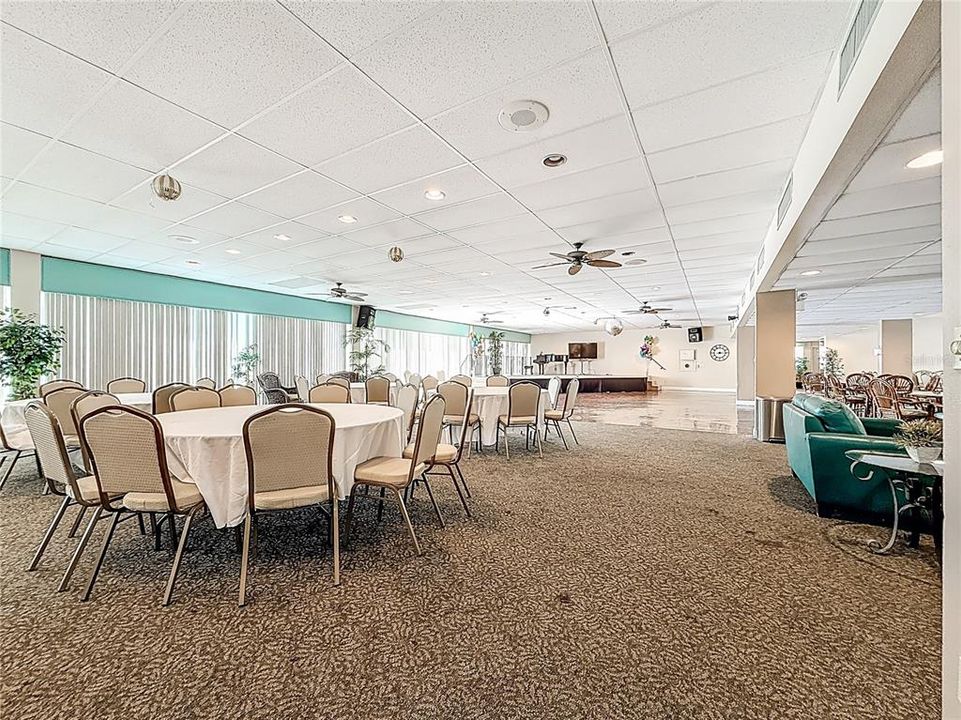 For Sale: $214,500 (2 beds, 2 baths, 1050 Square Feet)