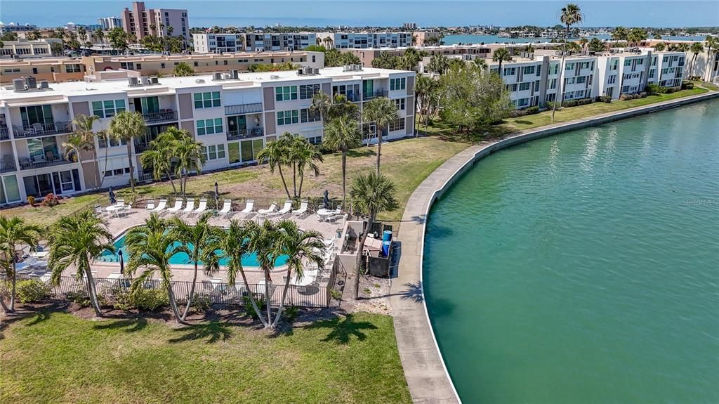 For Sale: $214,500 (2 beds, 2 baths, 1050 Square Feet)