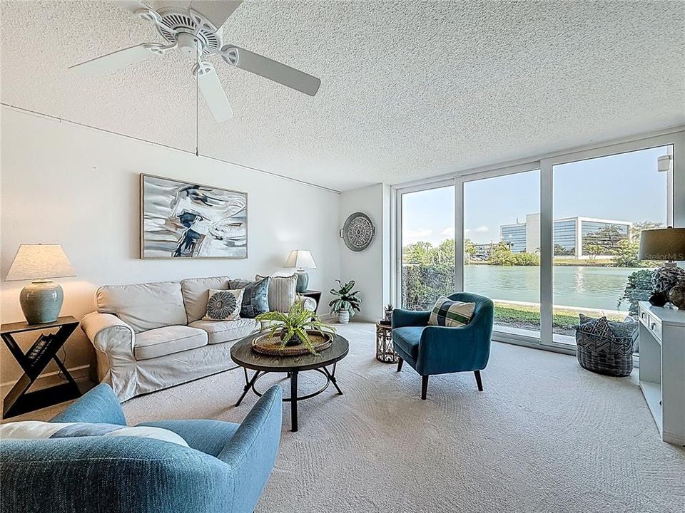 For Sale: $214,500 (2 beds, 2 baths, 1050 Square Feet)