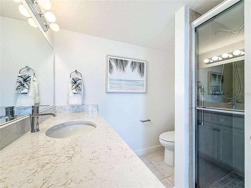 For Sale: $214,500 (2 beds, 2 baths, 1050 Square Feet)