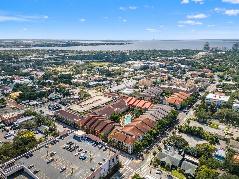 For Sale: $275,000 (1 beds, 1 baths, 789 Square Feet)