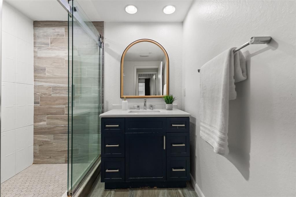 For Sale: $275,000 (1 beds, 1 baths, 789 Square Feet)