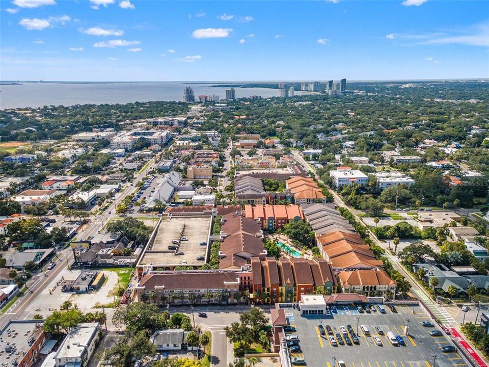 For Sale: $275,000 (1 beds, 1 baths, 789 Square Feet)