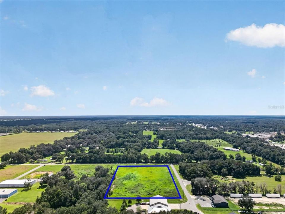 待售: $1,500,000 (4.53 acres)