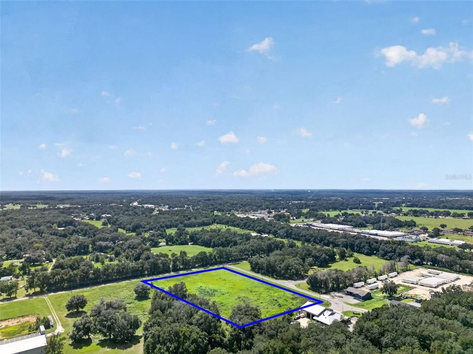 待售: $1,500,000 (4.53 acres)