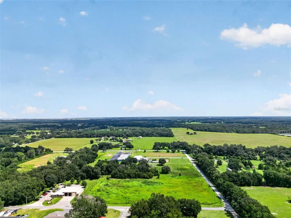 待售: $1,500,000 (4.53 acres)