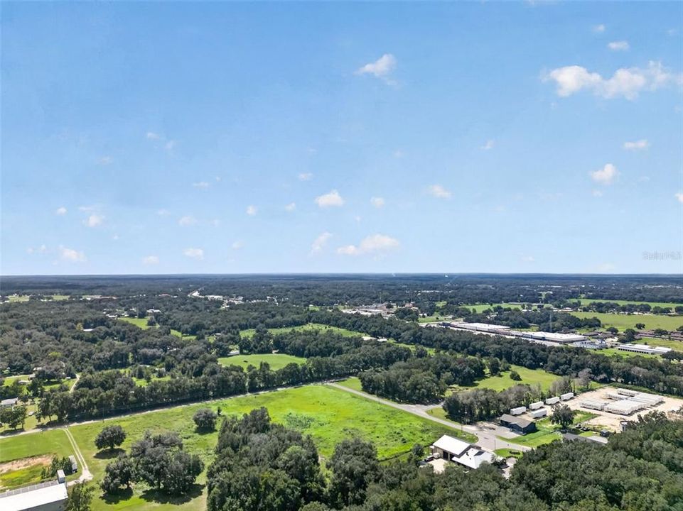 待售: $1,500,000 (4.53 acres)