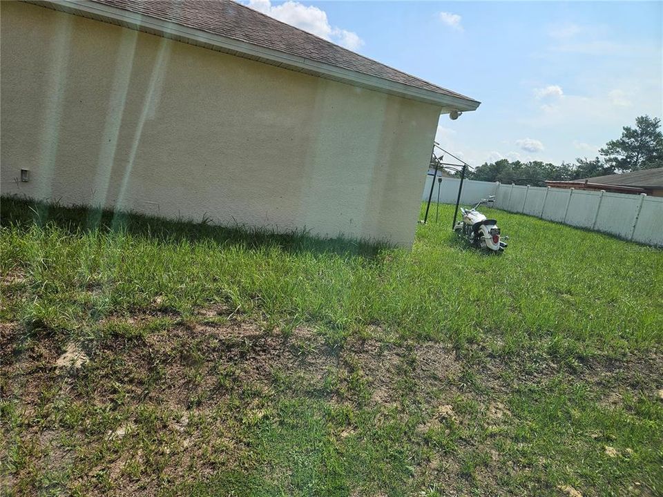 For Rent: $1,800 (4 beds, 2 baths, 1825 Square Feet)
