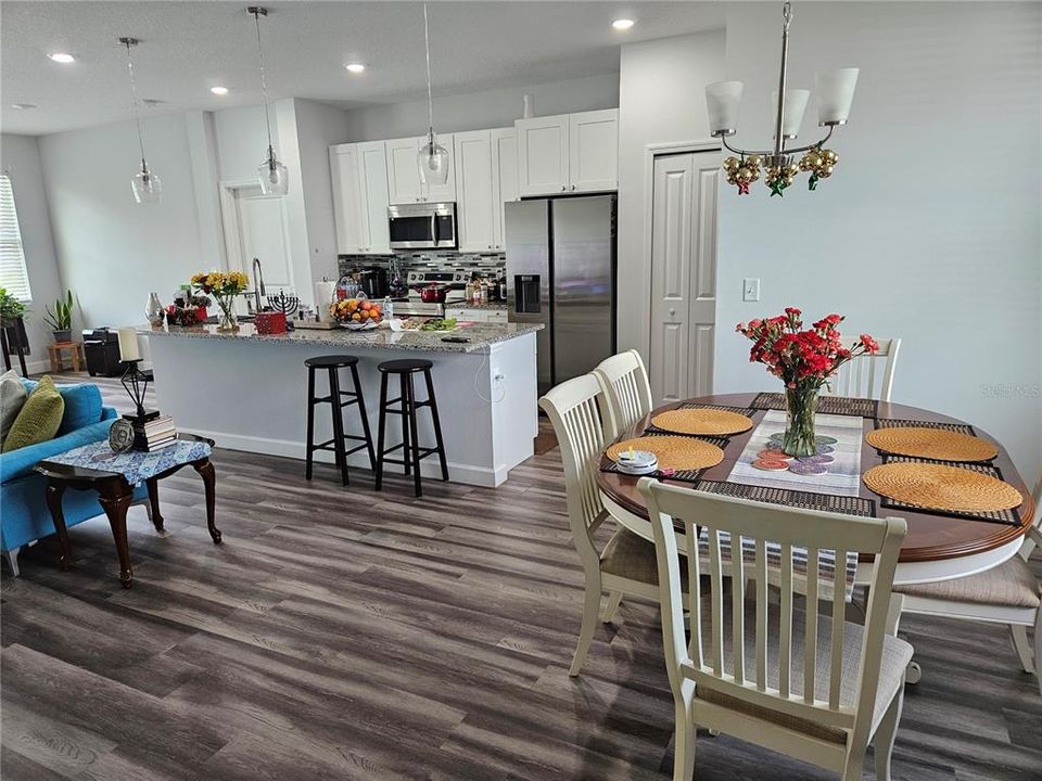 For Rent: $1,800 (4 beds, 2 baths, 1825 Square Feet)