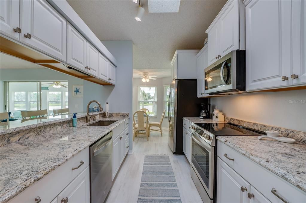 En Venta: $474,900 (3 camas, 2 baños, 2062 Pies cuadrados)