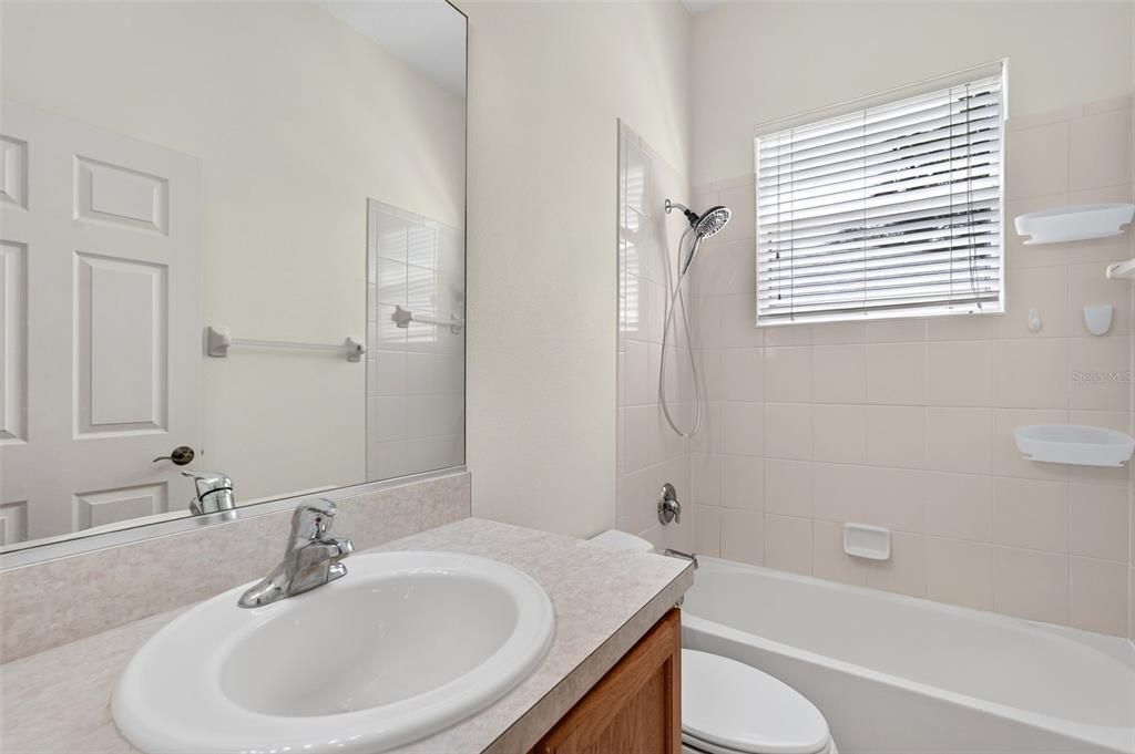 待售: $389,900 (2 贝兹, 2 浴室, 1869 平方英尺)