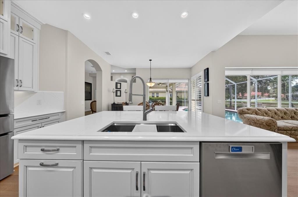 En Venta: $939,900 (4 camas, 3 baños, 2960 Pies cuadrados)