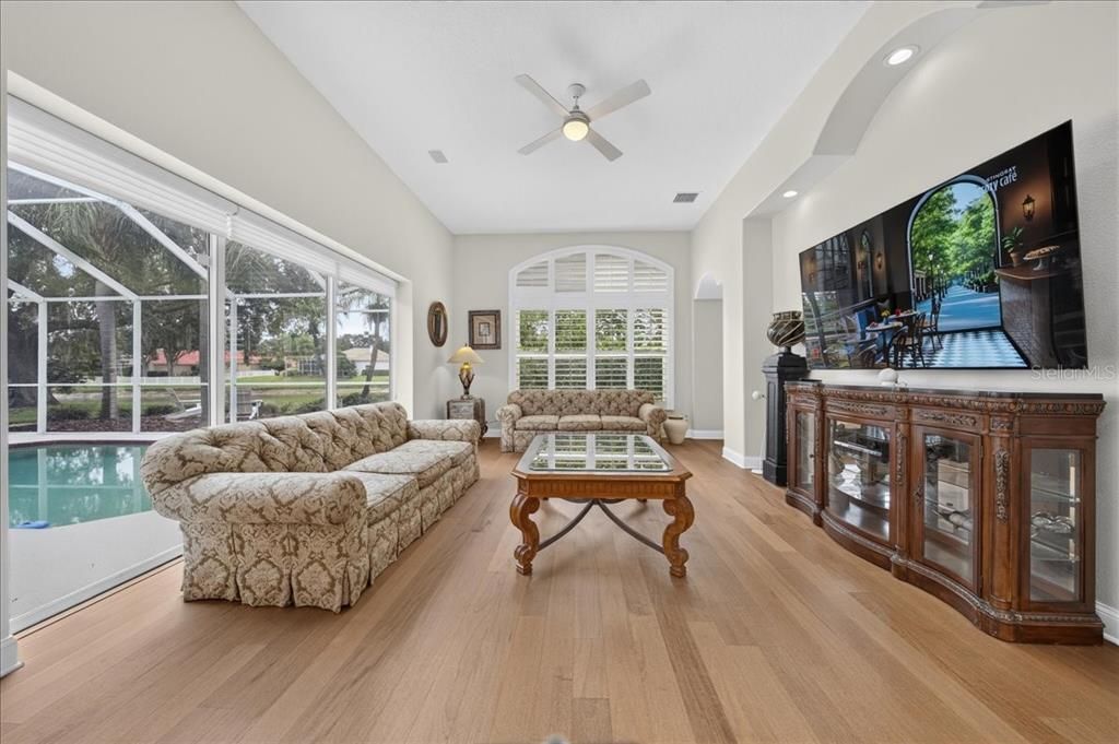 En Venta: $939,900 (4 camas, 3 baños, 2960 Pies cuadrados)