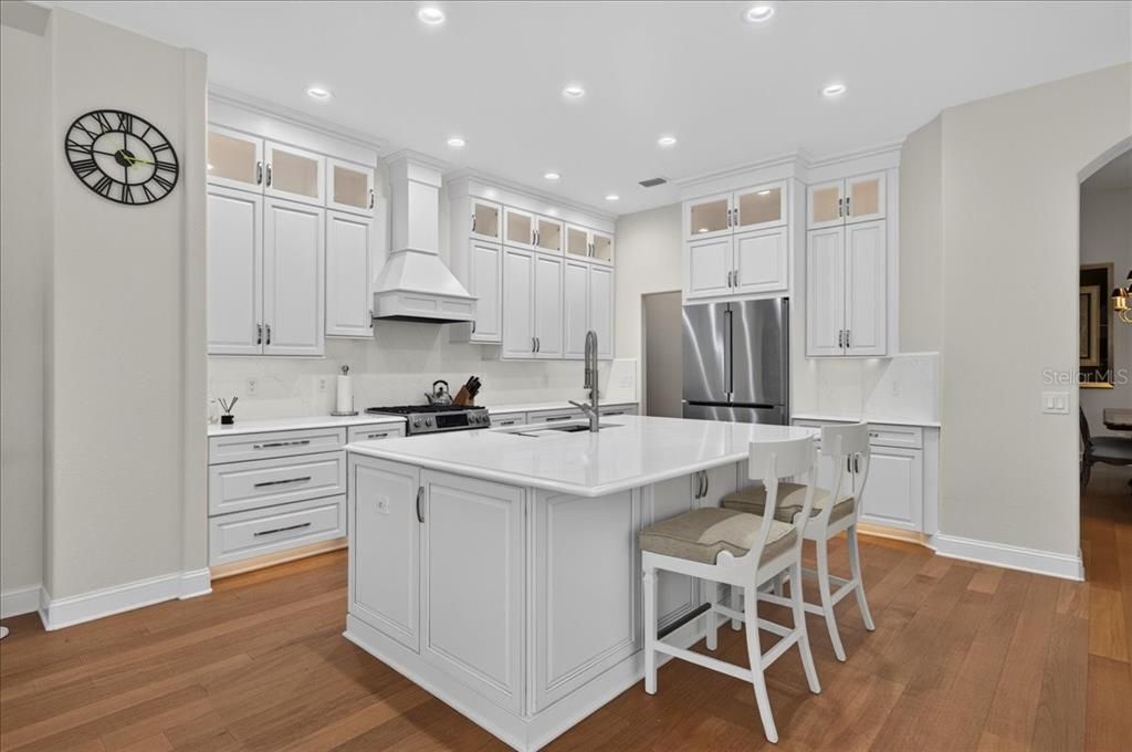 En Venta: $939,900 (4 camas, 3 baños, 2960 Pies cuadrados)