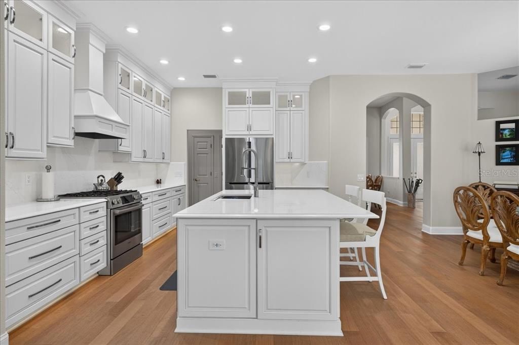 En Venta: $939,900 (4 camas, 3 baños, 2960 Pies cuadrados)