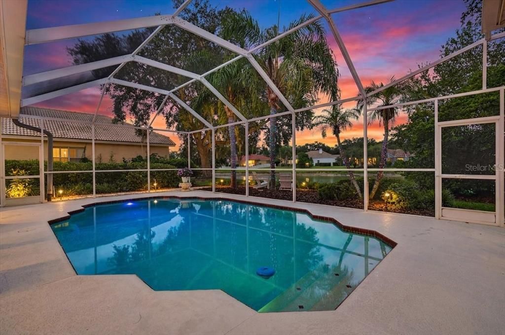 En Venta: $939,900 (4 camas, 3 baños, 2960 Pies cuadrados)