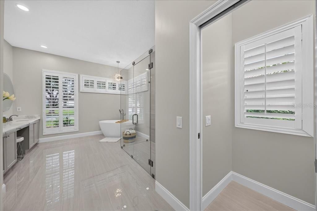 En Venta: $939,900 (4 camas, 3 baños, 2960 Pies cuadrados)