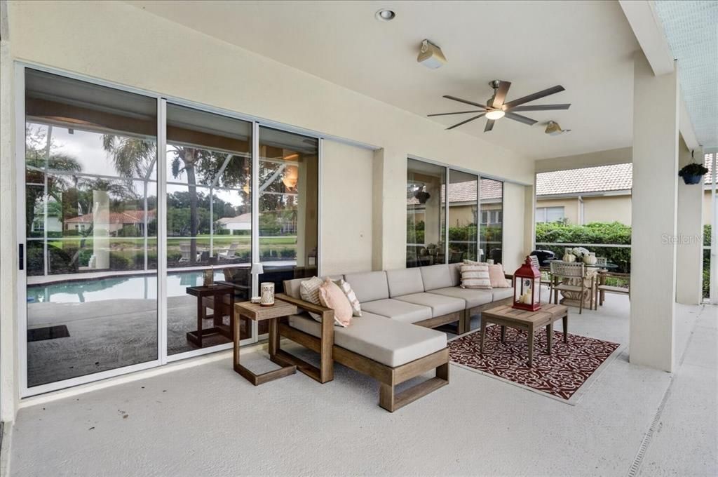 En Venta: $939,900 (4 camas, 3 baños, 2960 Pies cuadrados)