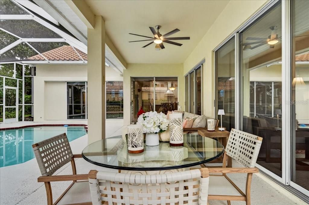 En Venta: $939,900 (4 camas, 3 baños, 2960 Pies cuadrados)