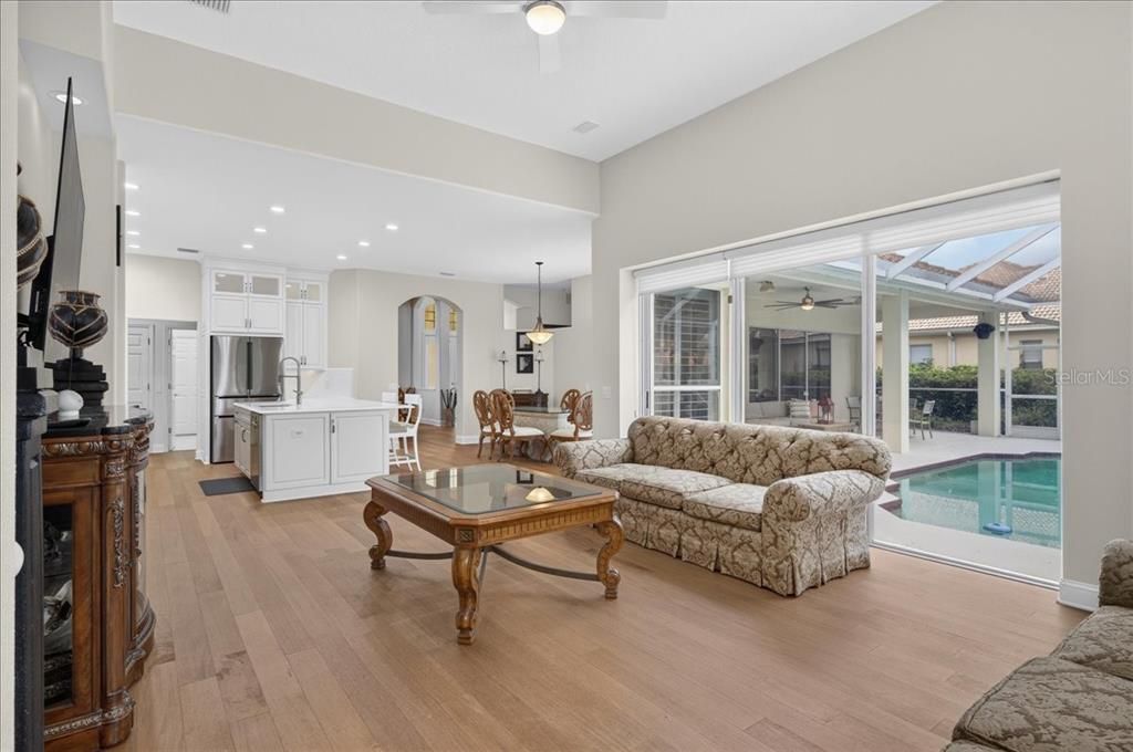En Venta: $939,900 (4 camas, 3 baños, 2960 Pies cuadrados)