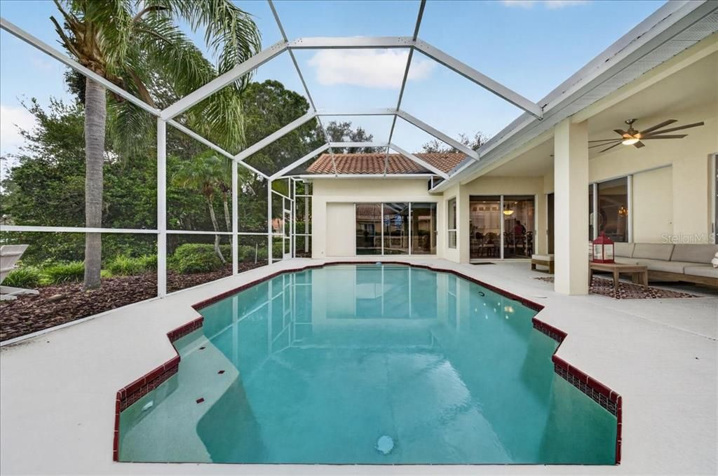 En Venta: $939,900 (4 camas, 3 baños, 2960 Pies cuadrados)