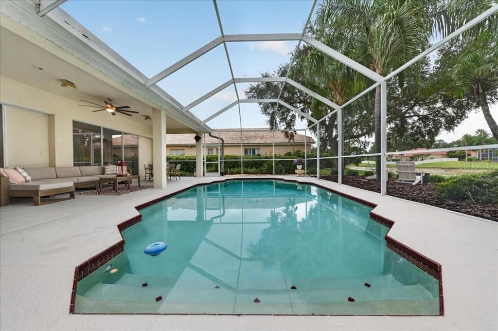 En Venta: $939,900 (4 camas, 3 baños, 2960 Pies cuadrados)
