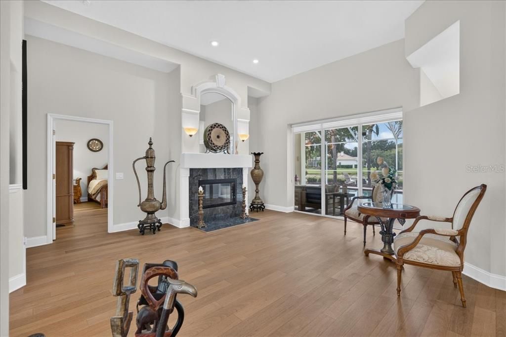 En Venta: $939,900 (4 camas, 3 baños, 2960 Pies cuadrados)