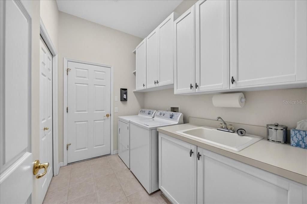 En Venta: $939,900 (4 camas, 3 baños, 2960 Pies cuadrados)